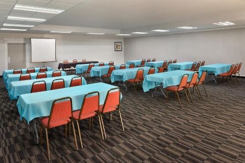 Baymont by Wyndham Des Moines North image 22