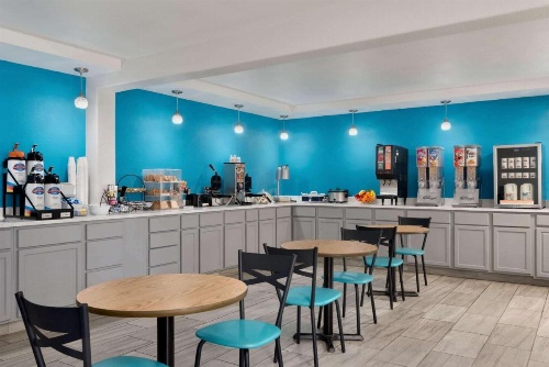 Baymont by Wyndham Des Moines North image 44