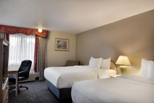 Baymont by Wyndham Des Moines North image 9